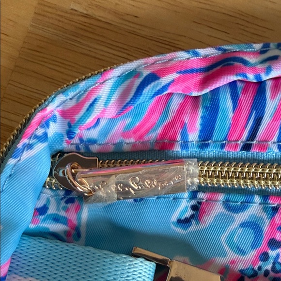 Lilly Pulitzer Blue Floral Belt Bag with Pink Accents - Picture 4 of 6